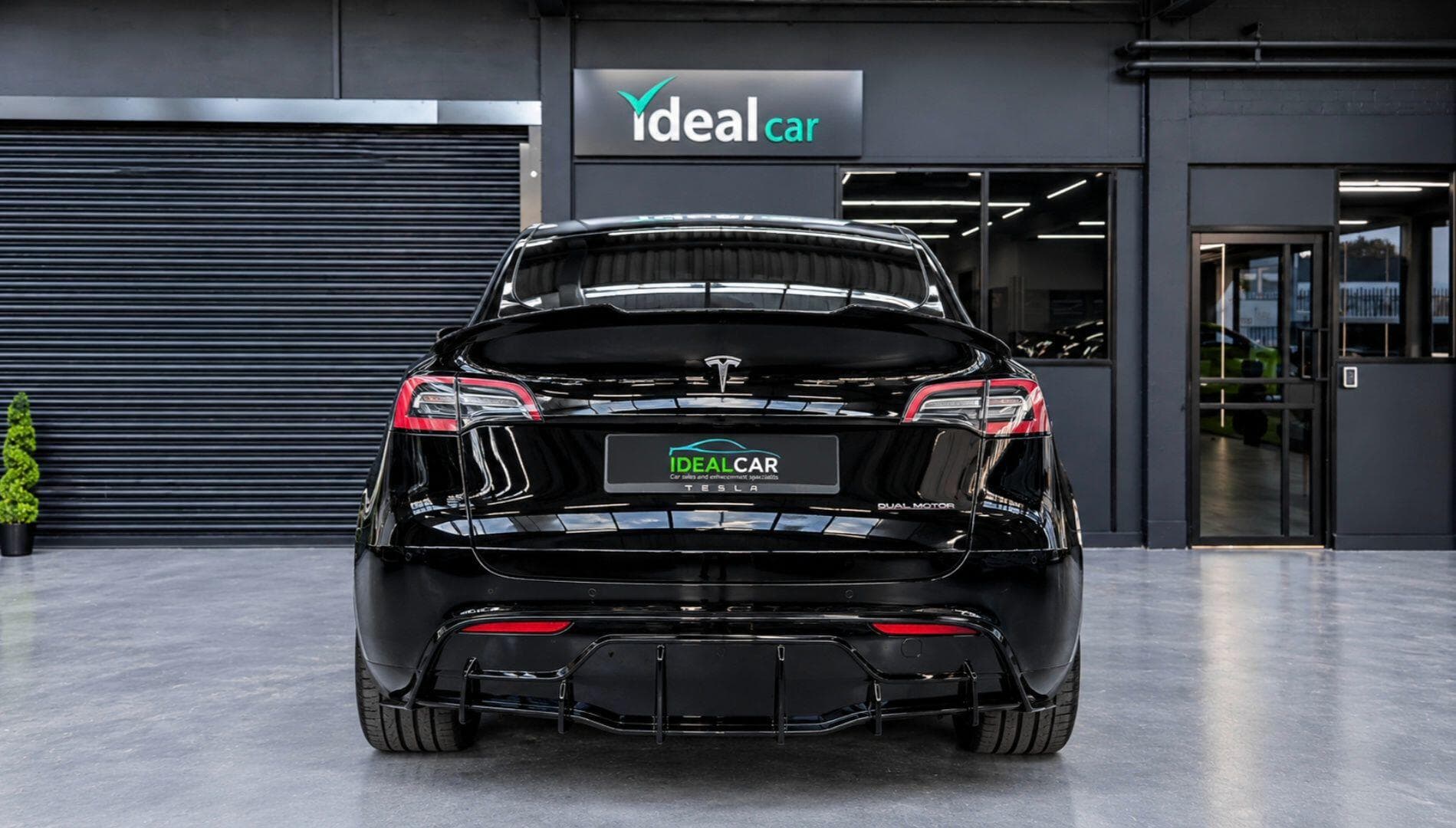 2022 Tesla Model Y - Thumbnail 5