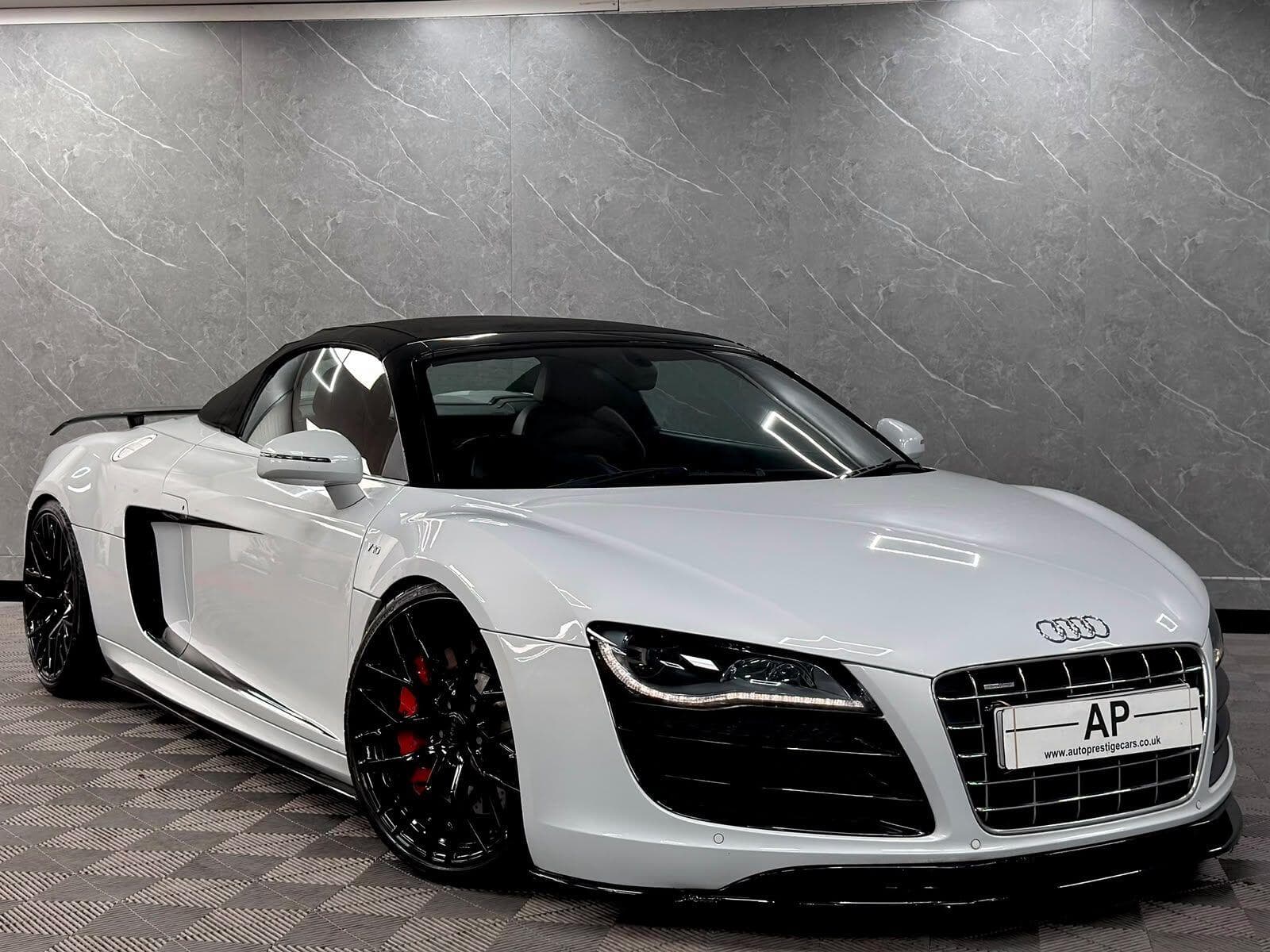 2010 Audi R8 - Thumbnail 7
