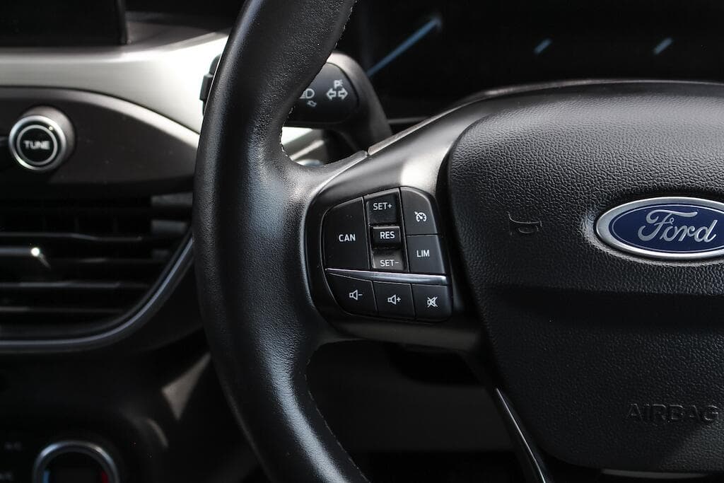 2019 Ford Focus - Thumbnail 25