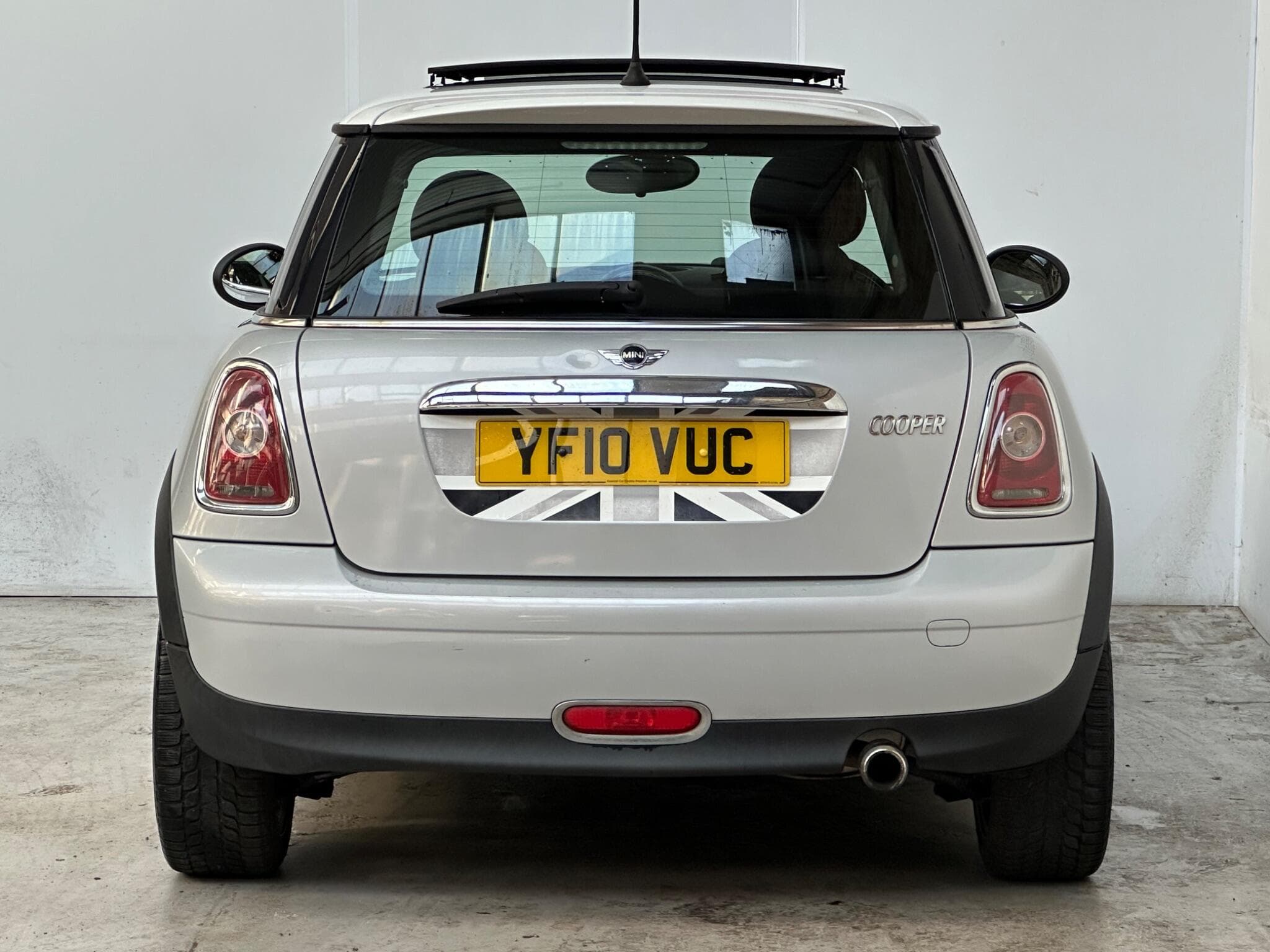 2010 MINI Hatch - Thumbnail 6