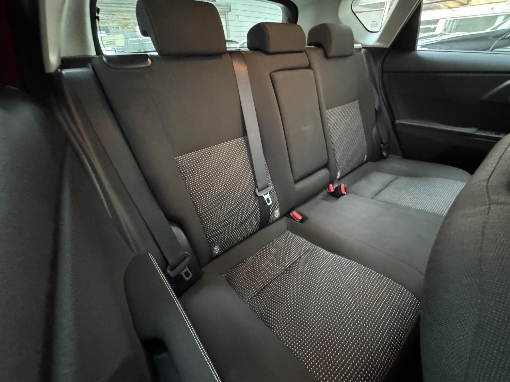 2015 Toyota Auris - Thumbnail 12