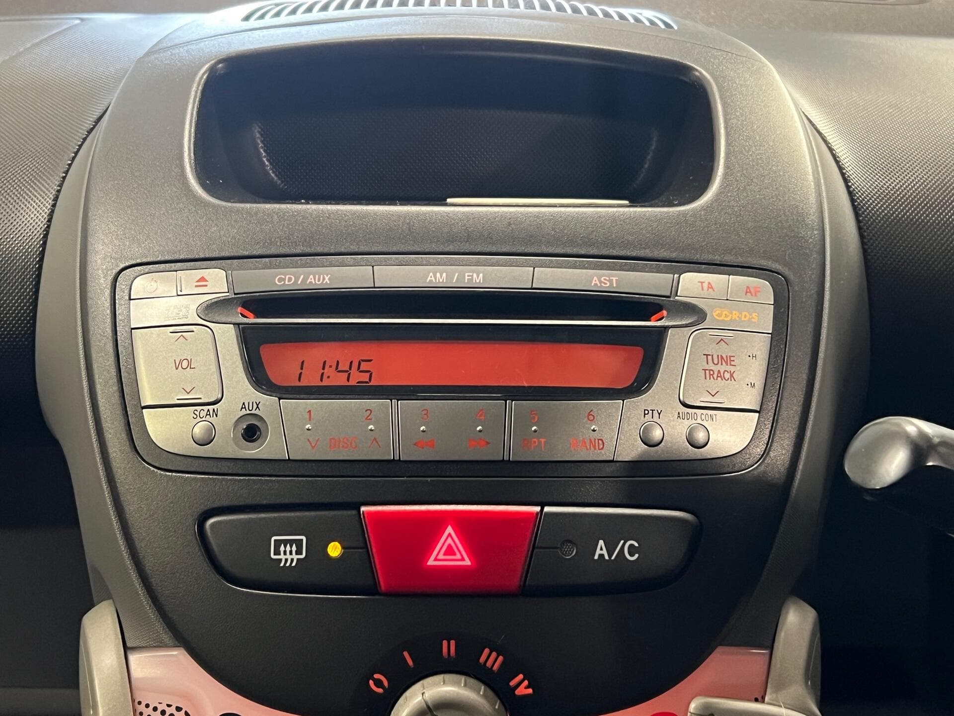 2012 Citroen C1 - Thumbnail 31