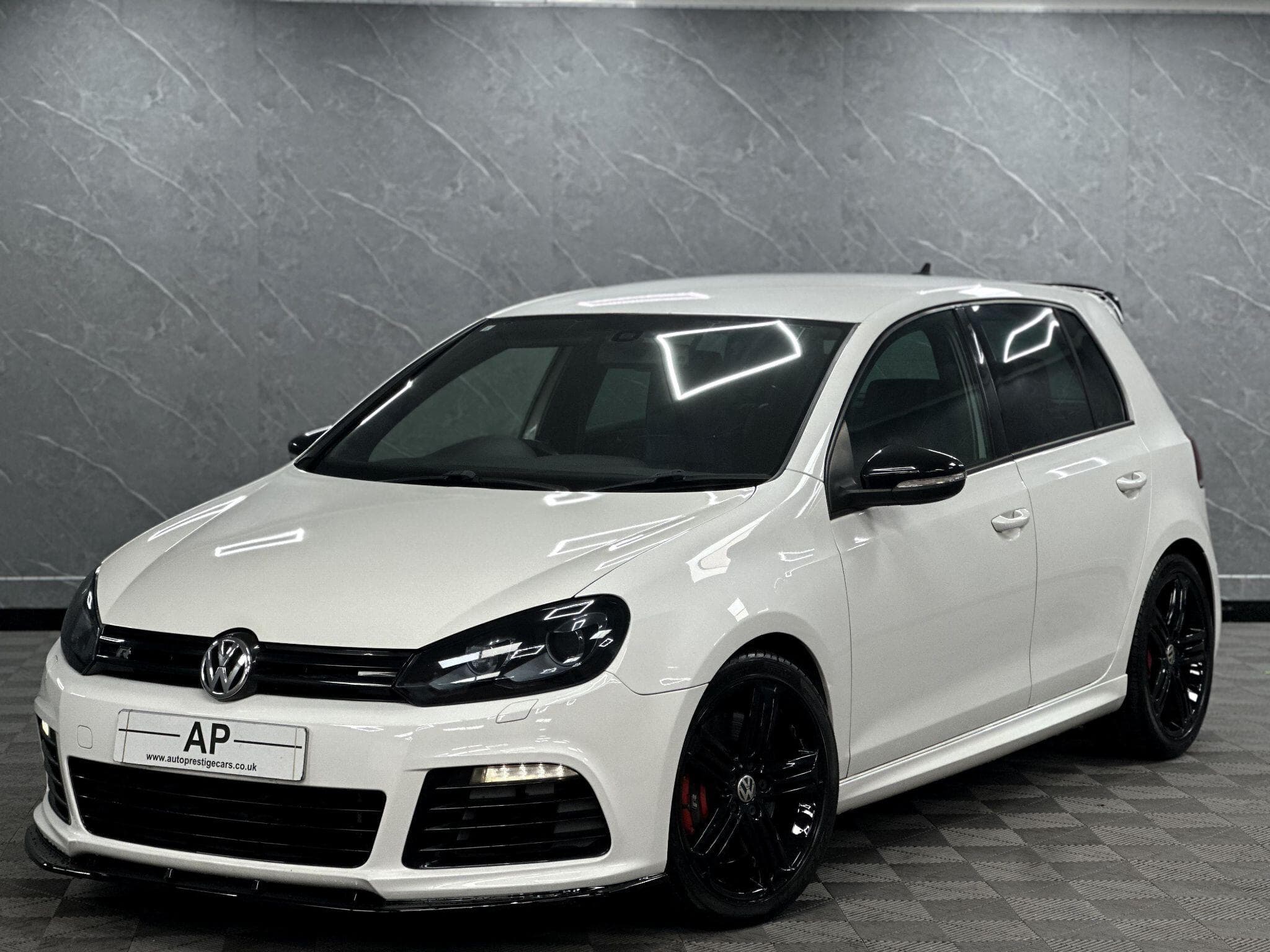 2011 Volkswagen Golf - Image 4