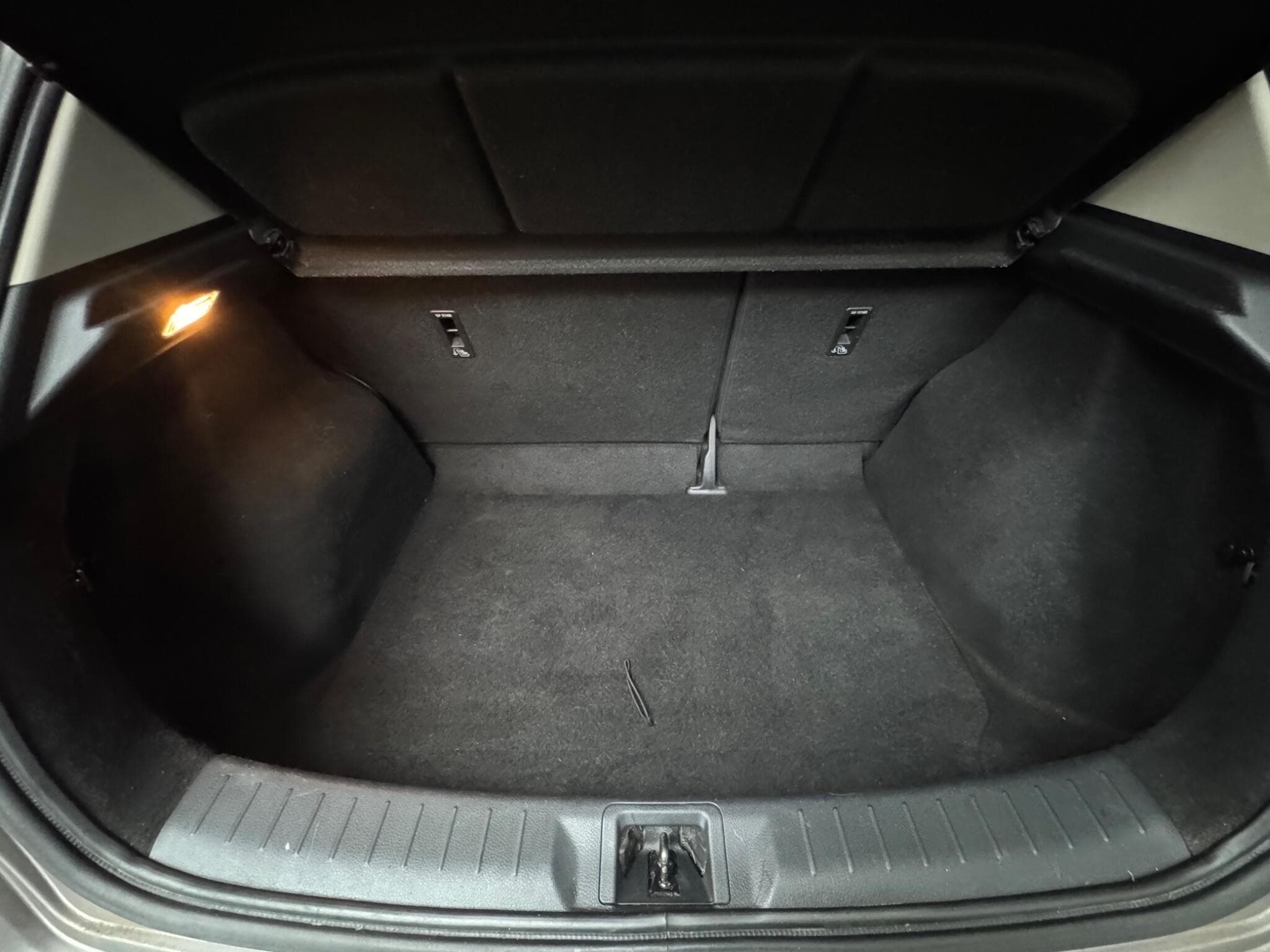 2015 Nissan Pulsar - Thumbnail 24