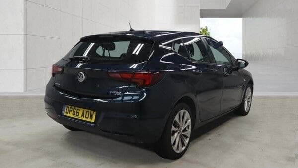 2016 Vauxhall Astra - Thumbnail 10
