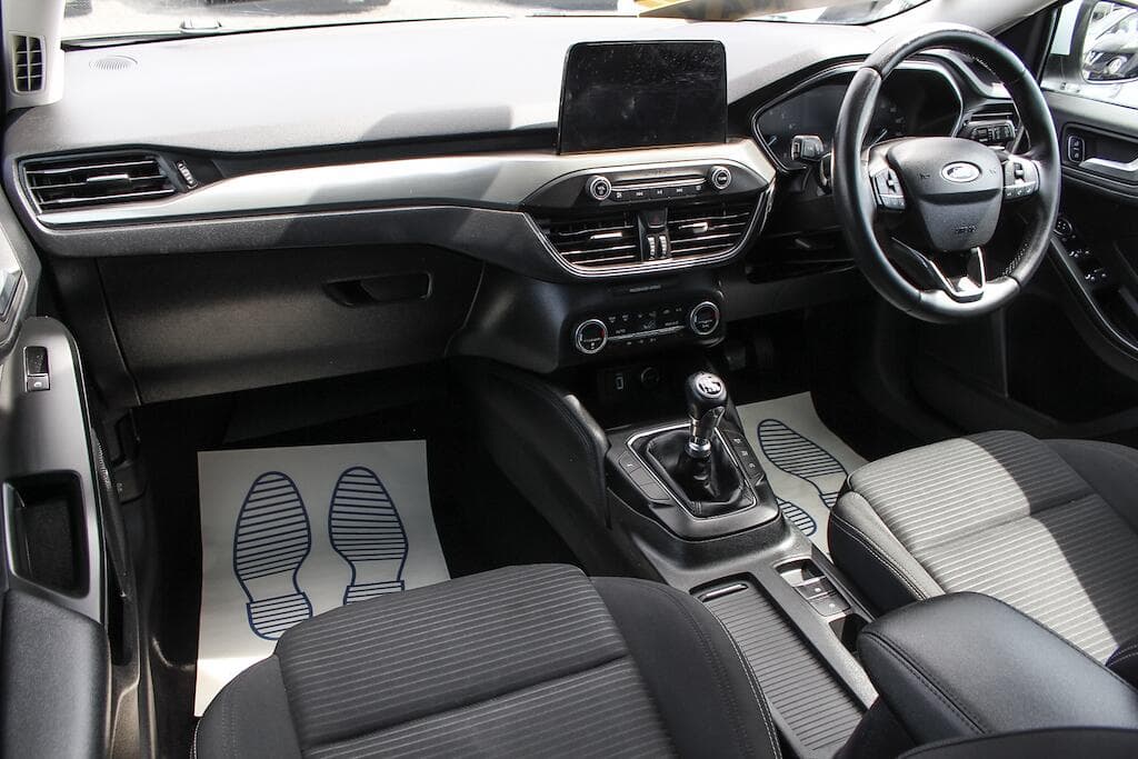 2019 Ford Focus - Thumbnail 19