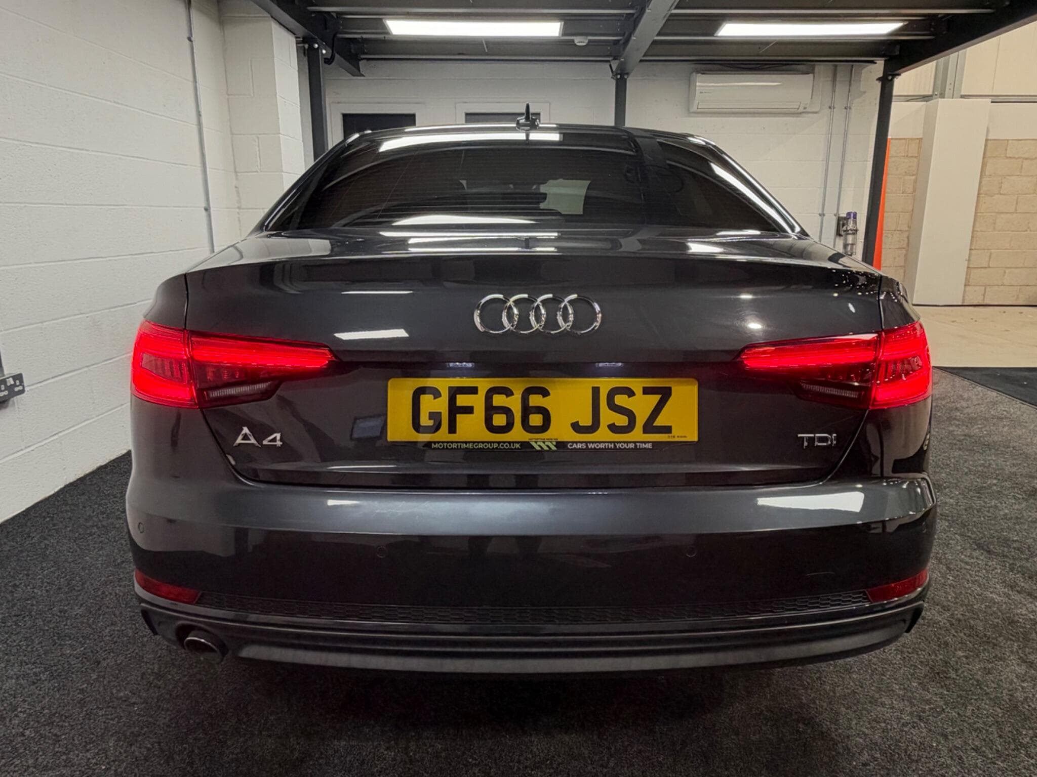 2016 Audi A4 - Thumbnail 11
