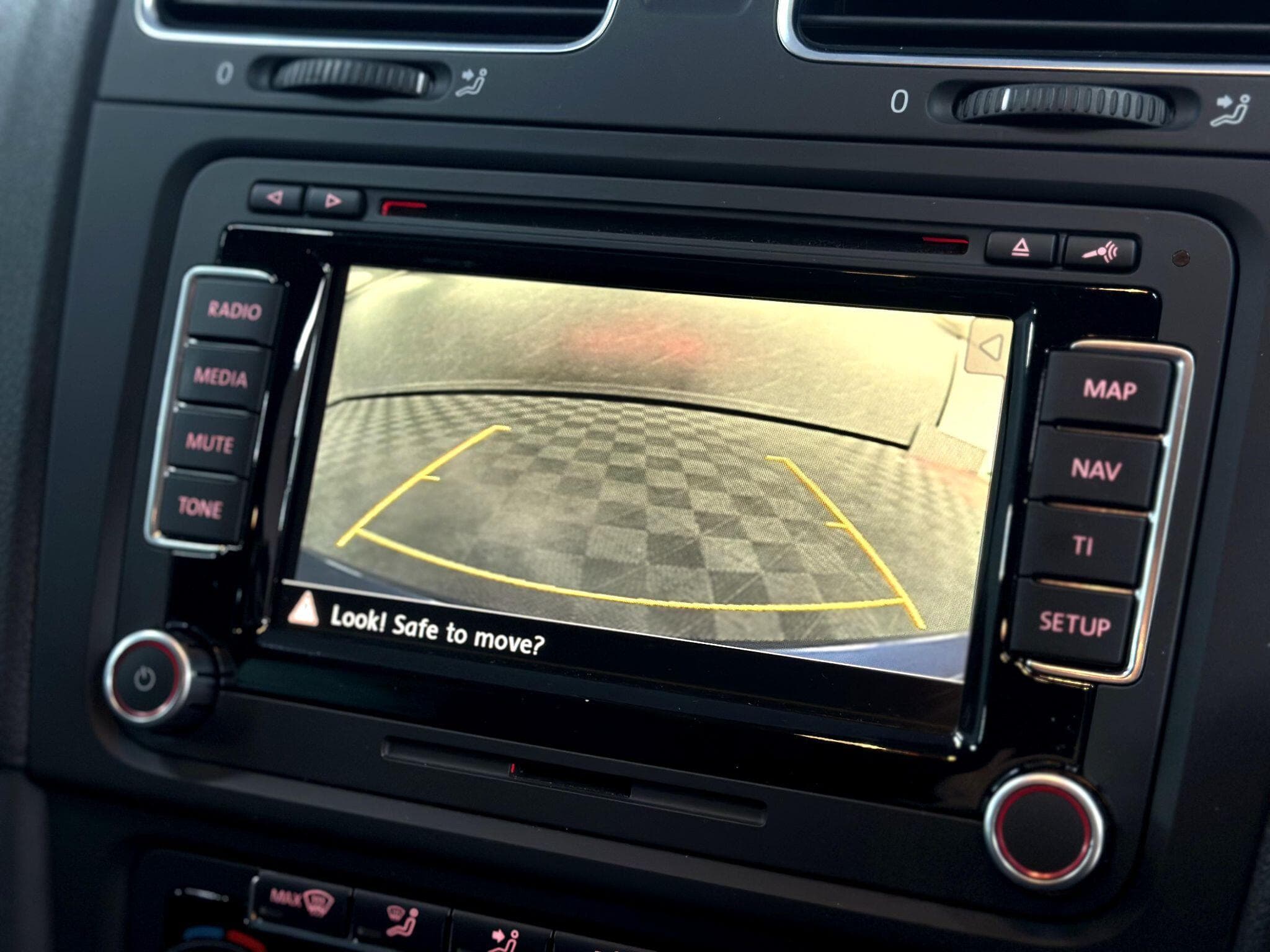2011 Volkswagen Golf - Thumbnail 36