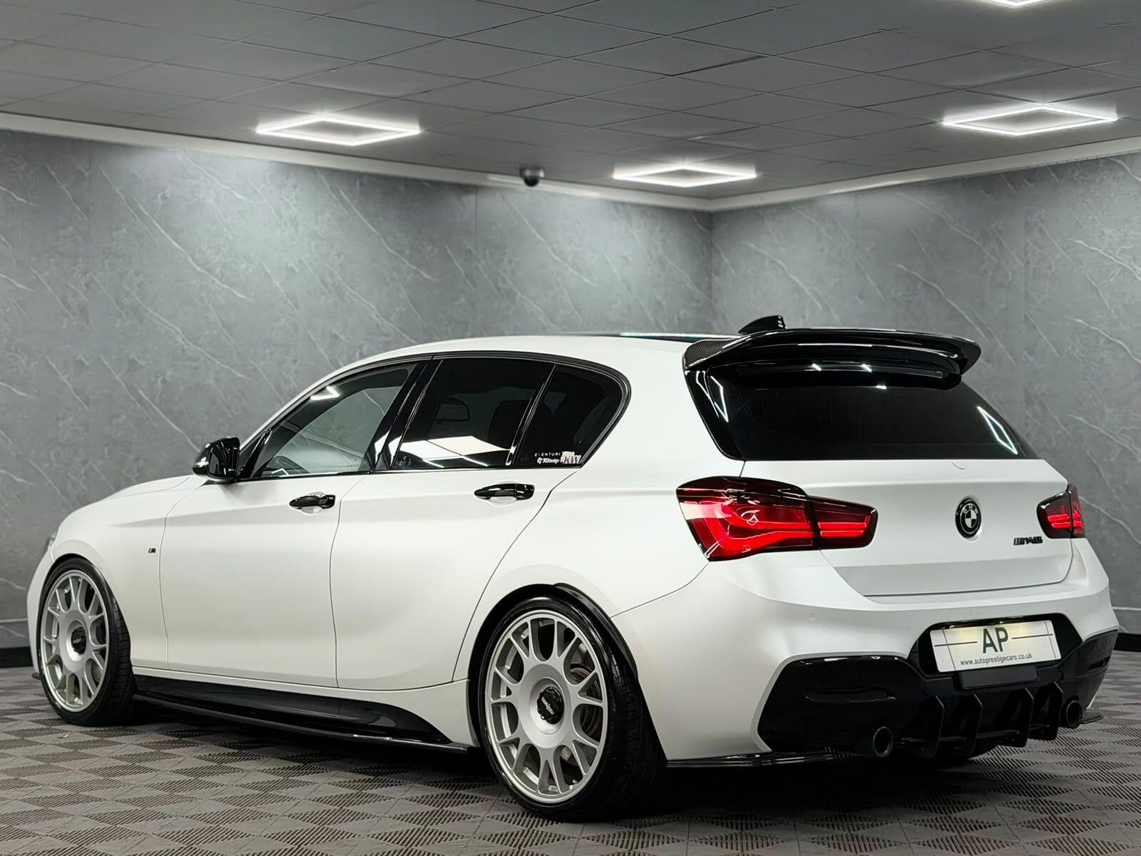 2017 BMW 1 Series - Thumbnail 32