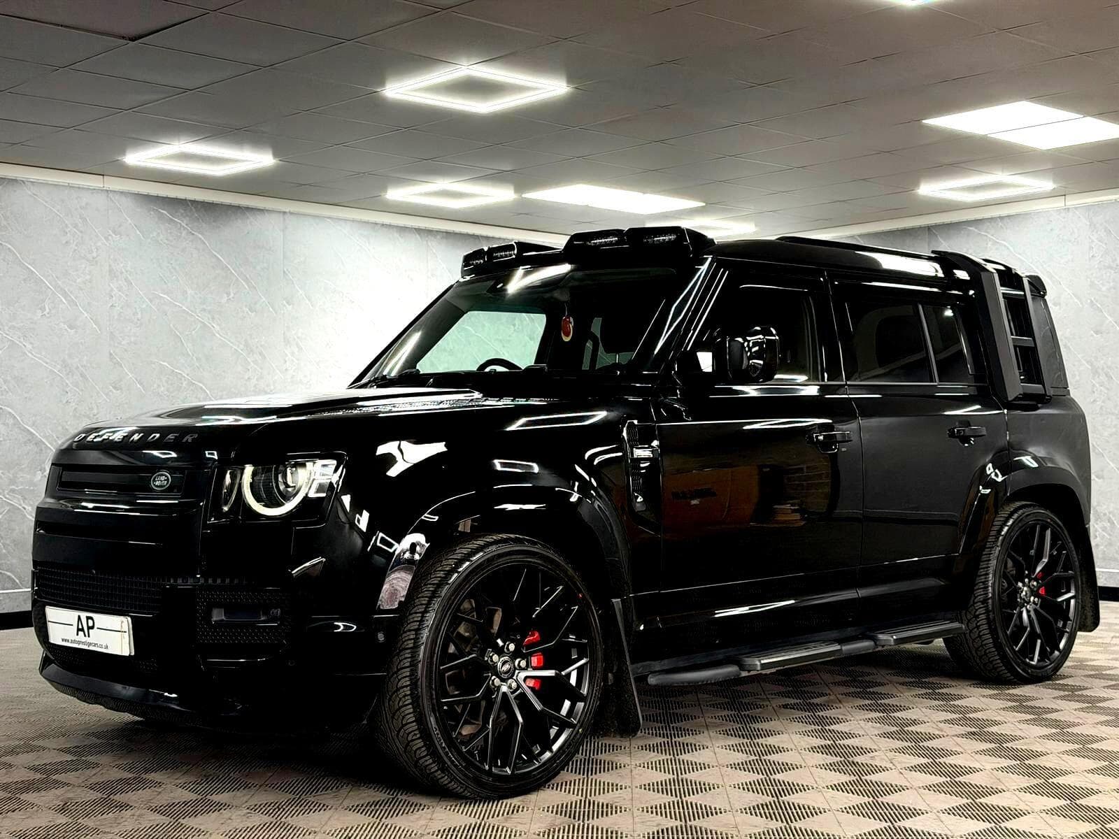 2024 Land Rover Defender 110 - Thumbnail 9