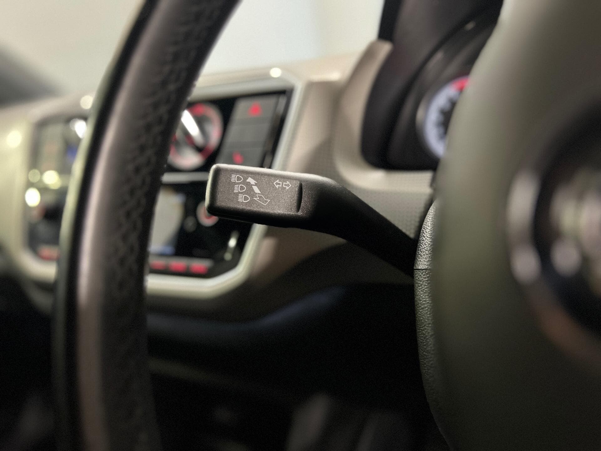 2017 Volkswagen up! - Thumbnail 27