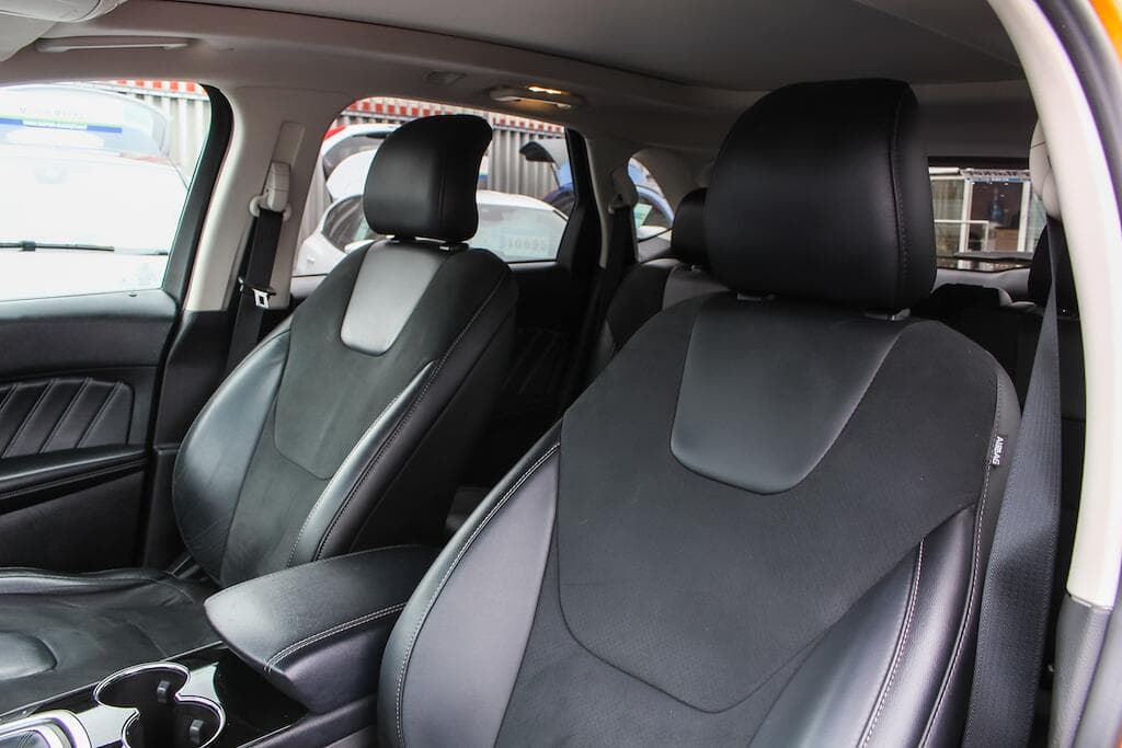 2016 Ford Edge - Thumbnail 18